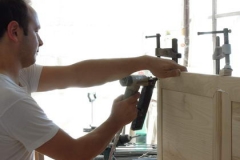Realizzazione di un'antina in rovere massello.