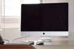 spazio per monitor, mouse e tastiera